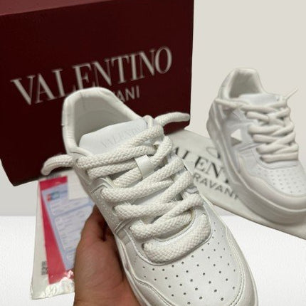 Valentino Garavani Sneakers Full - White [50% OFF] - ShoeResidenceValentino Garavani Full - White [LA OFERTĂ] - ShoeResidenceVALENTINO GARAVANNI PANTOF ADIDAS CASUAL ALB NEGRU WHIITE ALB PIELE NOU DE VANZARE REDUCERE OFERTA ROPE LACES SHOES TENES SNEAKER OLX SHOERESIDENCE SHOE RESIDENCE REPLICA VALENTINO GARAVANNI PANTOFALENTINO GARAVANNI PANTOF ADIDAS CASUAL ALB NEGRU WHIITE ALB PIELE NOU DE Valentino Garavani, Pantof, Adidas, Casual, Alb, Negru, Sneakers, Incaltaminte, Sport, Fashion, Streetwe