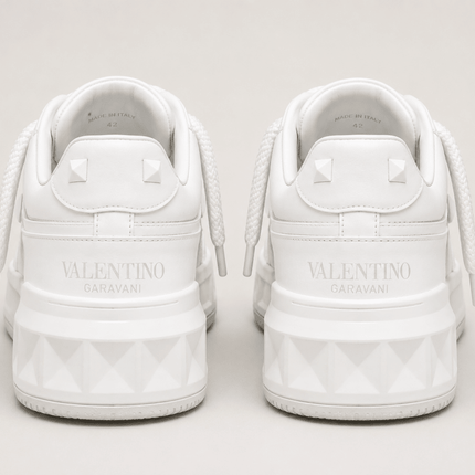 Valentino Garavani Sneakers Full-White [50% OFF] - ShoeResidenceValentino Garavani Sneakers Full-White [50% OFF]Pantofi Casual36Activewearadidasi blackadidasi negru4
