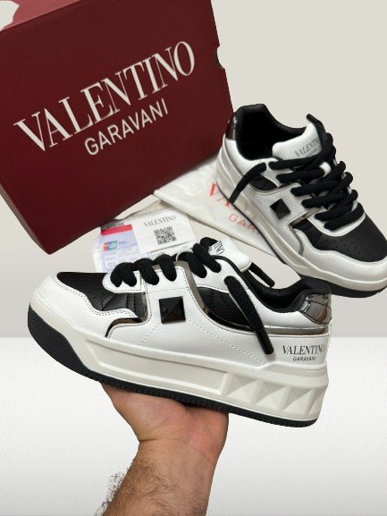 Valentino Garavanni Alb - Negru [NOU] - ShoeResidenceVALENTINO GARAVANNI PANTOF ADIDAS CASUAL ALB NEGRU WHIITE ALB PIELE NOU DE VANZARE REDUCERE OFERTA ROPE LACES SHOES TENES SNEAKER OLX SHOERESIDENCE SHOE RESIDENCE REPLICA VALENTINO GARAVANNI PANTOFALENTINO GARAVANNI PANTOF ADIDAS CASUAL ALB NEGRU WHIITE ALB PIELE NOU DE Valentino Garavani, Pantof, Adidas, Casual, Alb, Negru, Sneakers, Incaltaminte, Sport, Fashion, Streetwear, Moda, Stil Urban, Comod, Original, Autentic, Calitate, Premium, Desi