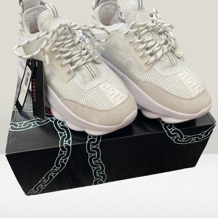 Versace Chain - Reaction Alb PIELE NATURALĂ [FULL - BOX + ACCESORII] - ShoeResidenceVersace Chain - Reaction Alb PIELE NATURALĂ [FULL - BOX + ACCESORII] - ShoeResidenceVersace Chain Reaction alb, adidași Versace Chain Reaction albi, Versace Chain Reaction de vânzare, Versace Chain Reaction originali, Versace Chain Reaction online, cumpără Versace Chain Reaction alb, pantofi sport Versace Chain Reaction alb, VeVersace36Versace36Adidas Pantof Versace AlbAdidas Pantof Versace BlackAdidas Pantof Ver