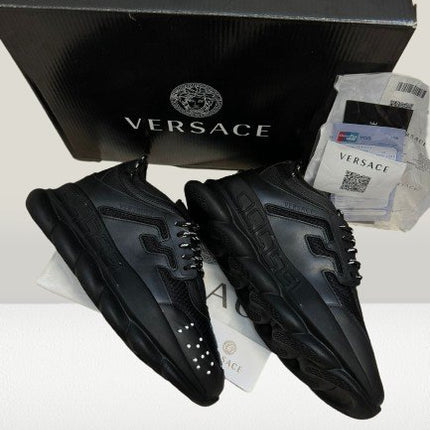 Versace Chain Reaction NEGRU [FULL - BOX] - ShoeResidenceVersace Chain Reaction NEGRU, Versace ADIDASI, Versace Pantof, Versace PANTOFI, Unisex, Adulti, Barbati, Dama, Copii, adidasi versace, adidasi versace chain reacton negru, adidasi versace barbati, versace romania, PANTOF VERSACE, PANTOFI VERSACE, PANTOFI VERSACE NEGRU, SNEAKER VERSACE, VERSACE CHAIN REACTION BLACK, VERSACE CHAIN REACTION PANTOF, VERSACE NEGRU, ADIDASI VERSACE NEGRU, ADIDASI VERSACE IEFTINIVersace36
